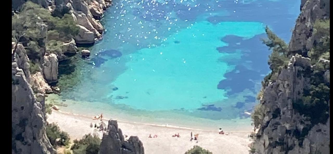 Port Village Parking Cassis